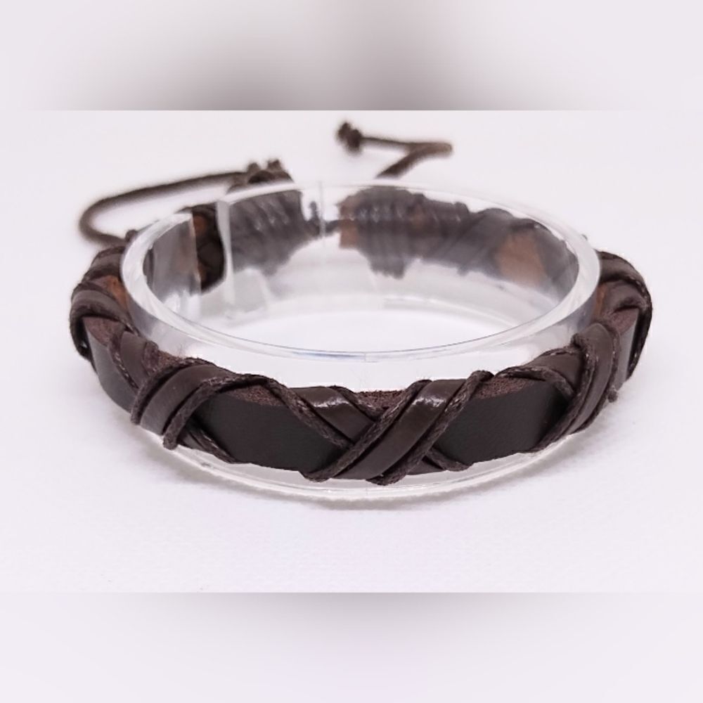 NEW leather bracelet braided brown e23